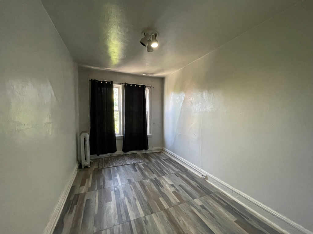 West 174th Street and Grand Avenue - Photo 4