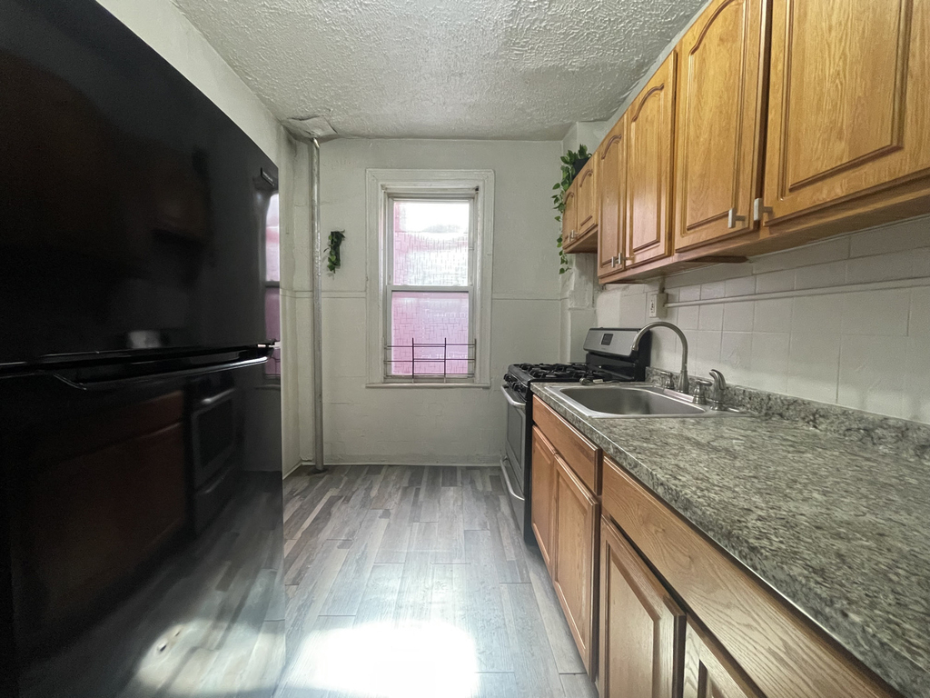 West 174th Street and Grand Avenue - Photo 10