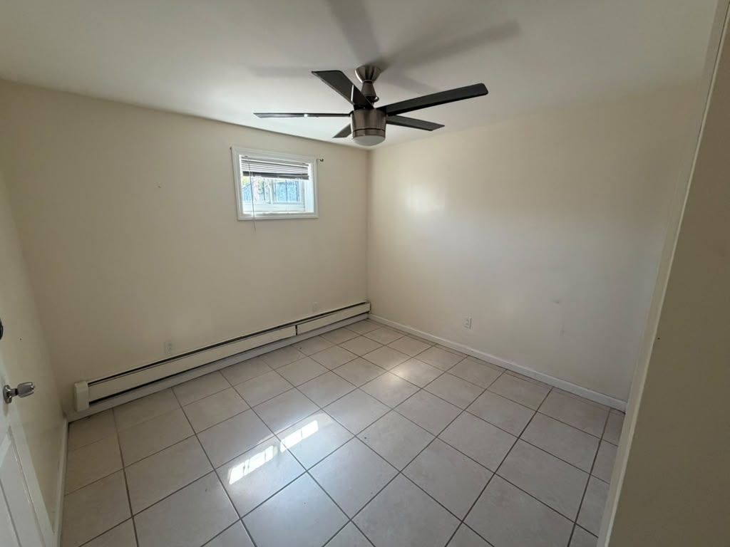 147th ave  2 bed beauty - Photo 3