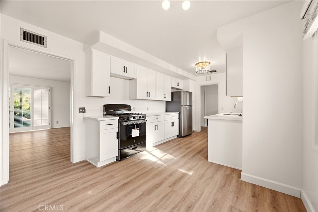 1033 Encino - Photo 7