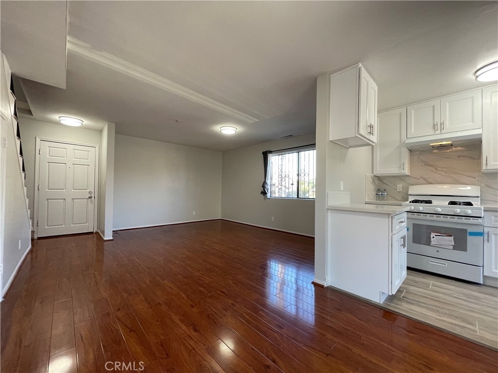 225 N Marguerita - Photo 1