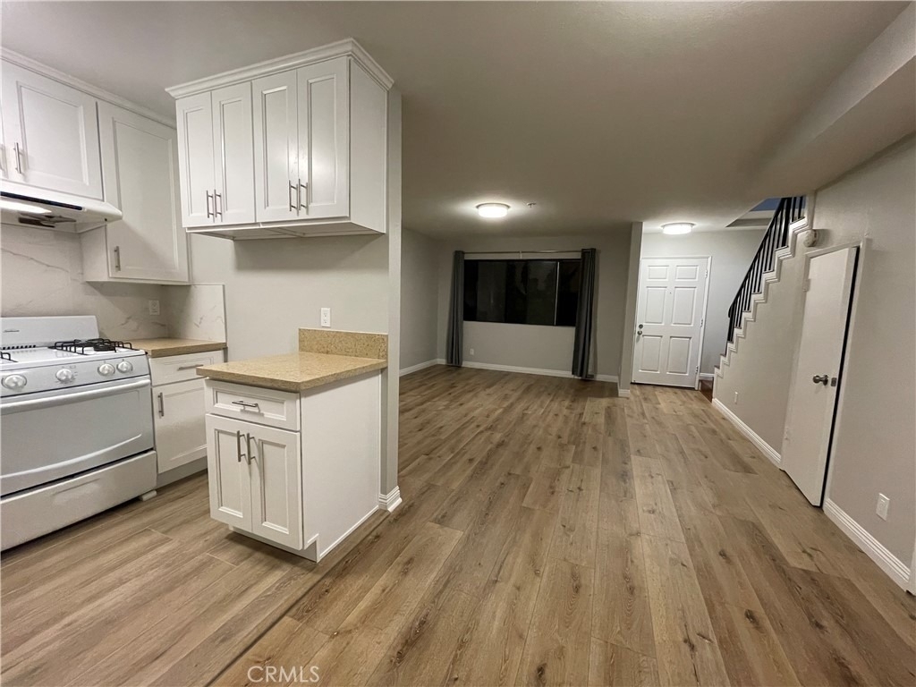 225 N Marguerita - Photo 1