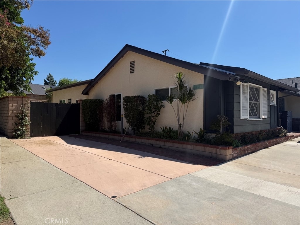1480 Atterbury - Photo 4