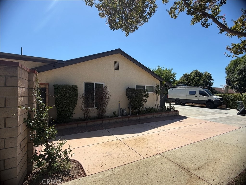 1480 Atterbury - Photo 3