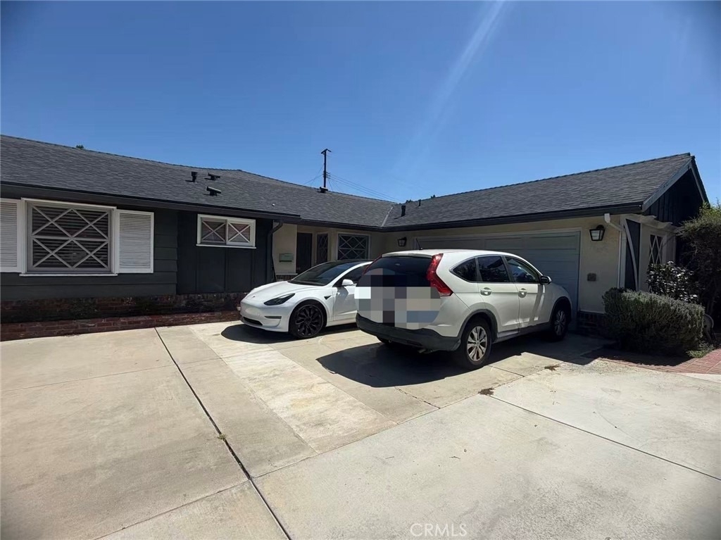 1480 Atterbury - Photo 1