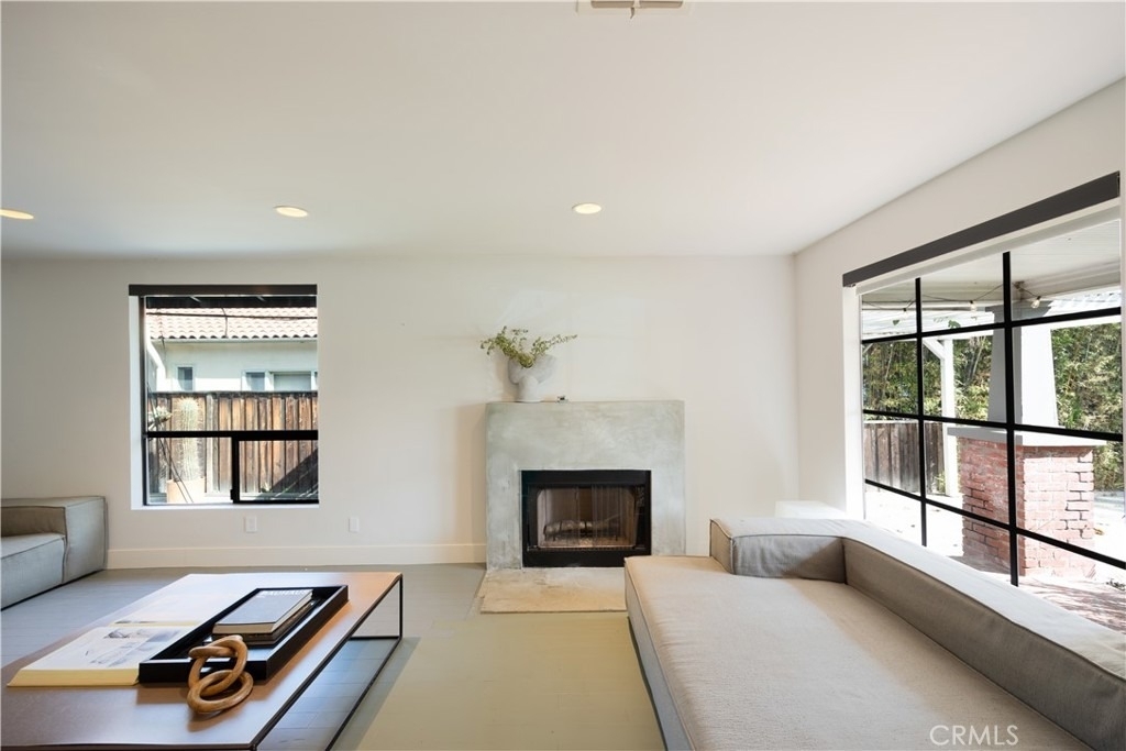 11049 Blix Street - Photo 8