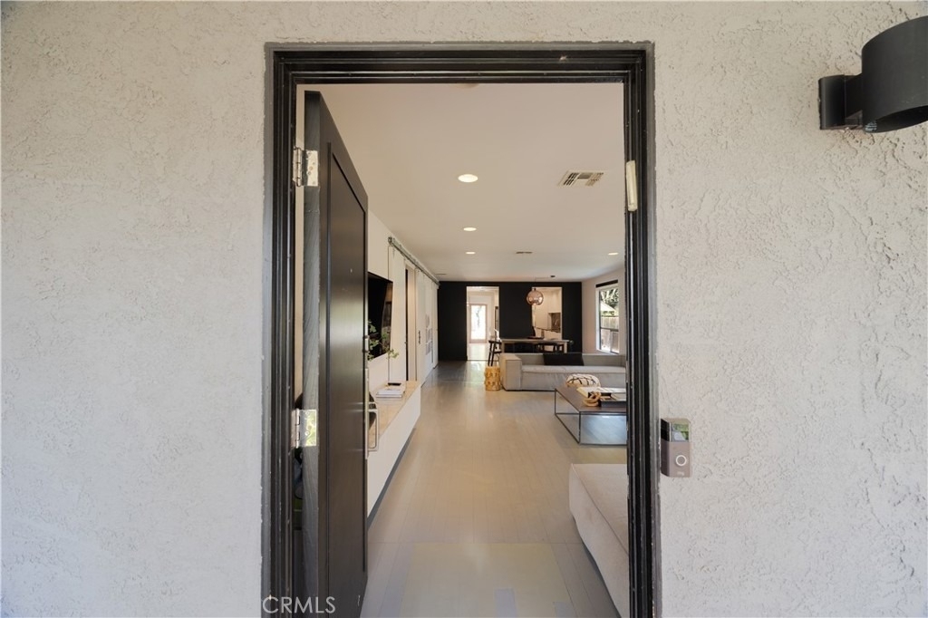 11049 Blix Street - Photo 5