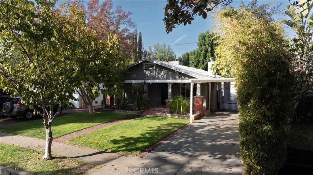 11049 Blix Street - Photo 2