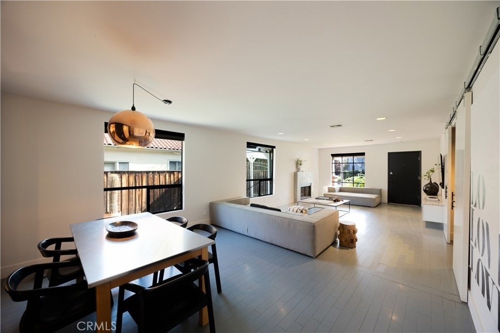 11049 Blix Street - Photo 11