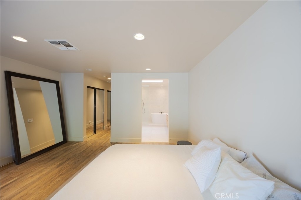 11049 Blix Street - Photo 19