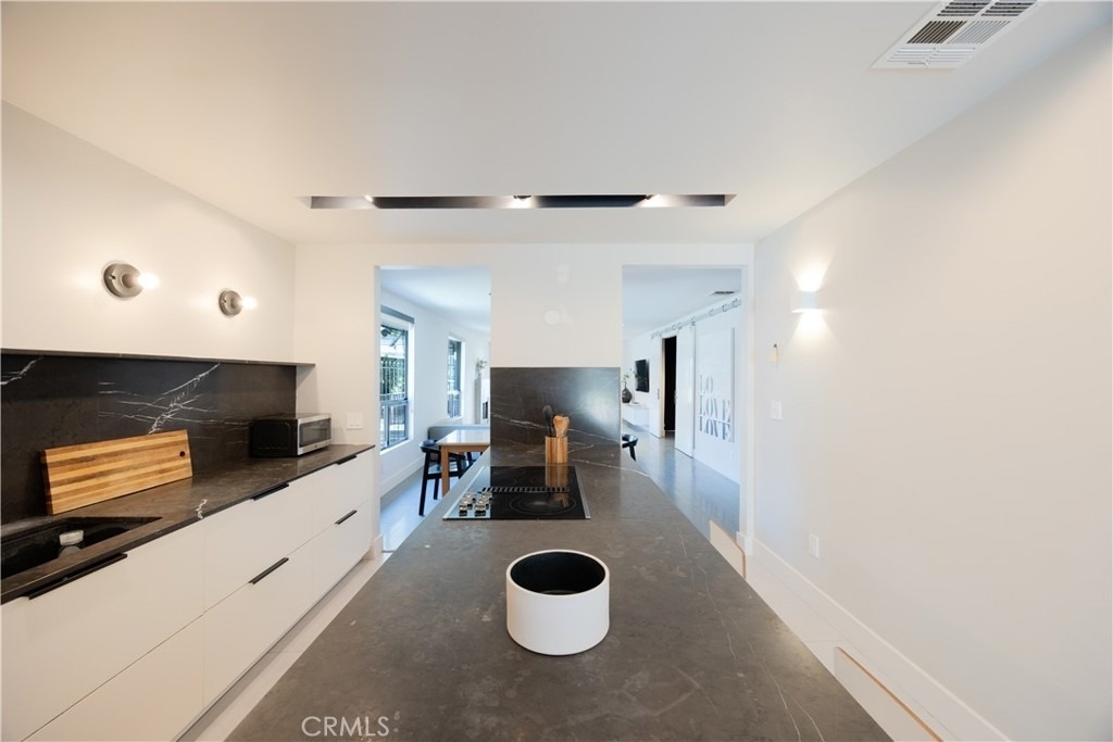 11049 Blix Street - Photo 16