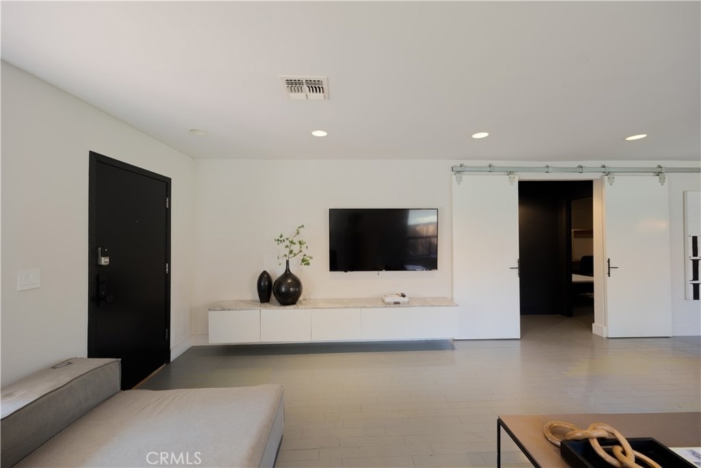 11049 Blix Street - Photo 9