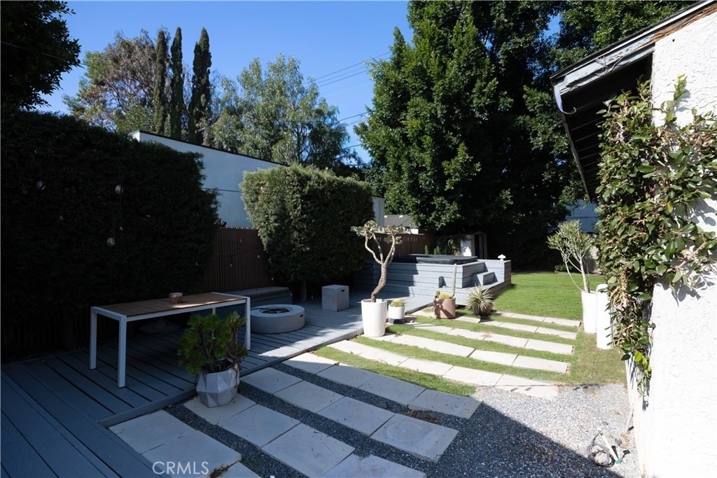 11049 Blix Street - Photo 27