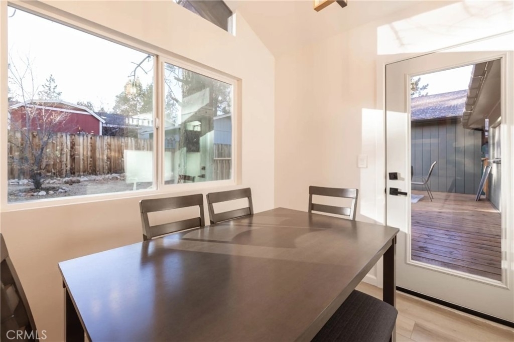 333 Downey Drive - Photo 3