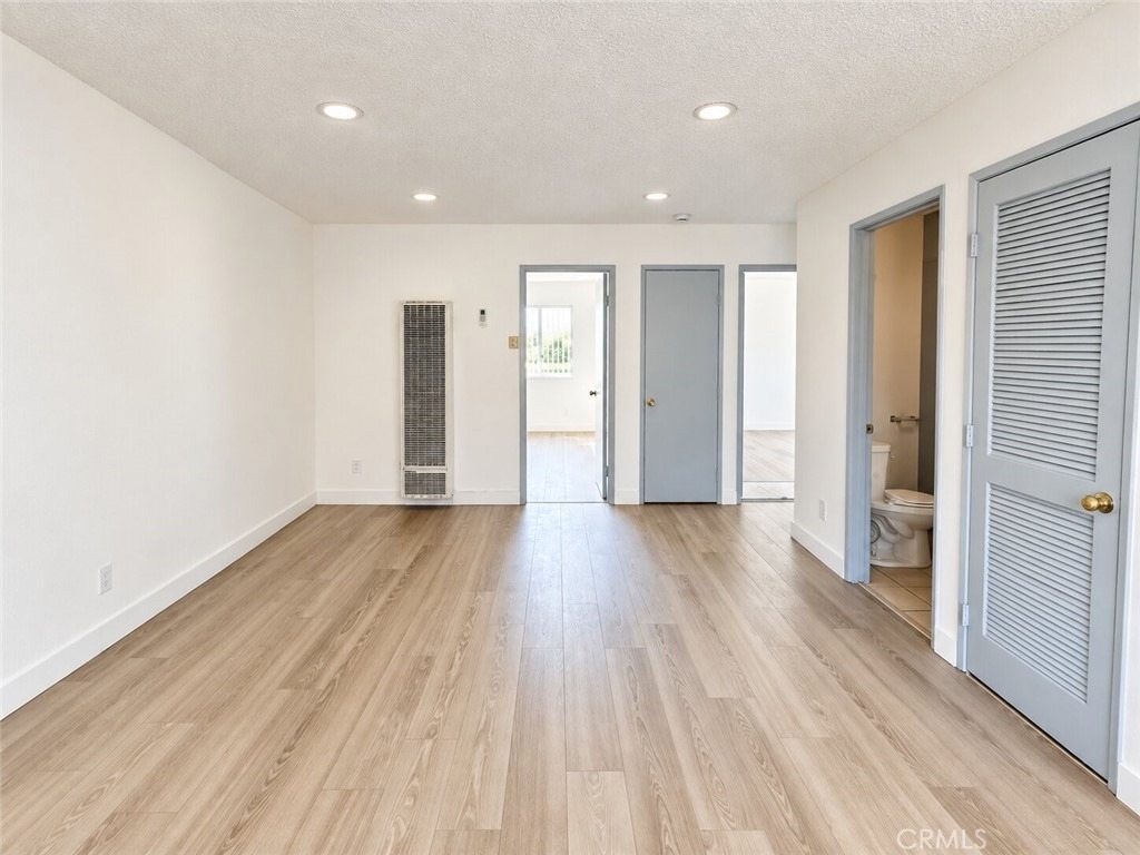 801 E Chestnut Street - Photo 1