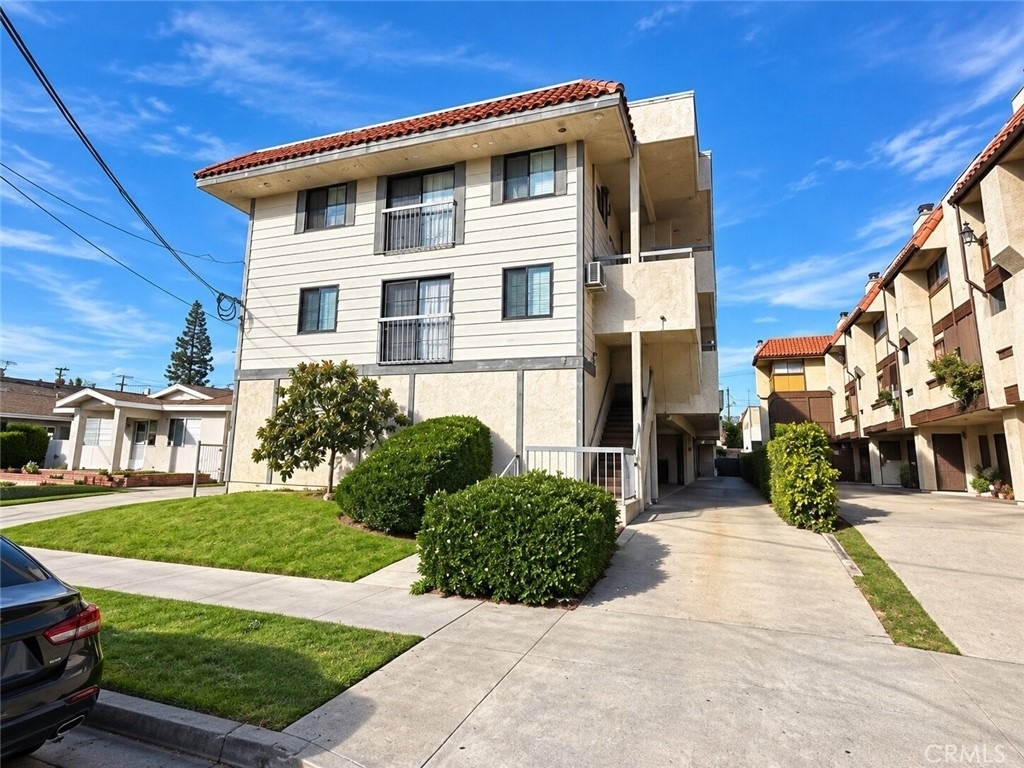801 E Chestnut Street - Photo 10