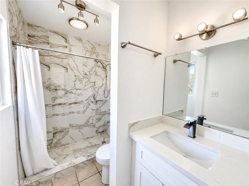 801 E Chestnut Street - Photo 8