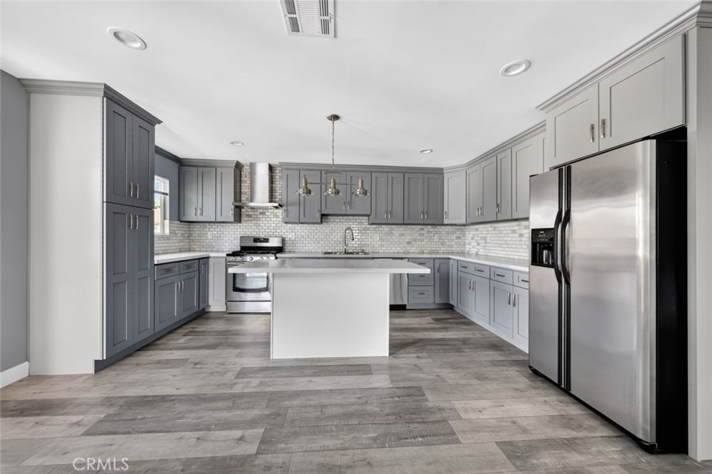 1175 N Alexandria Avenue - Photo 3
