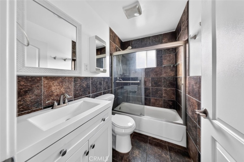 1175 N Alexandria Avenue - Photo 20