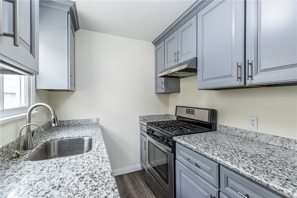 181 S Marengo Avenue - Photo 8