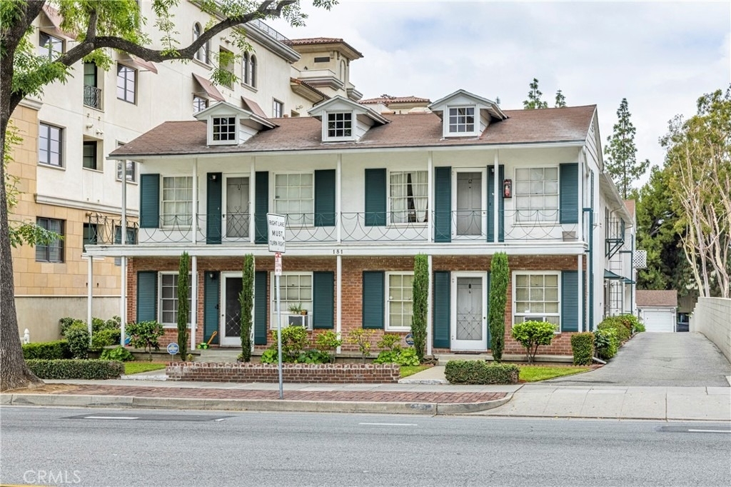 181 S Marengo Avenue - Photo 0