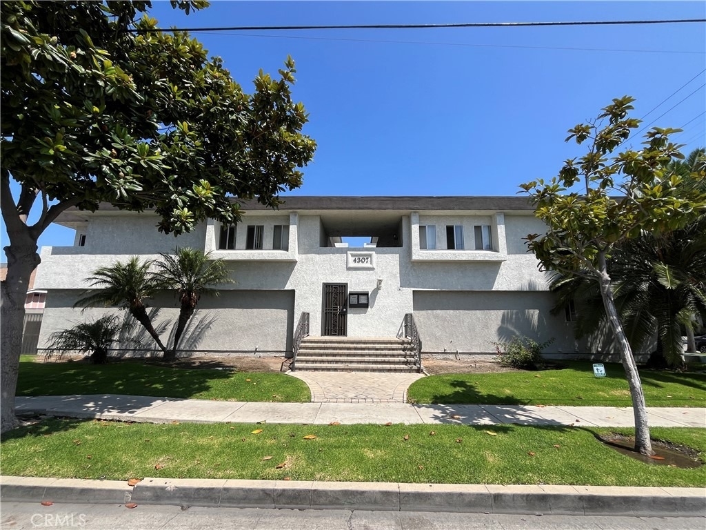 4307 W 142nd Street - Photo 0