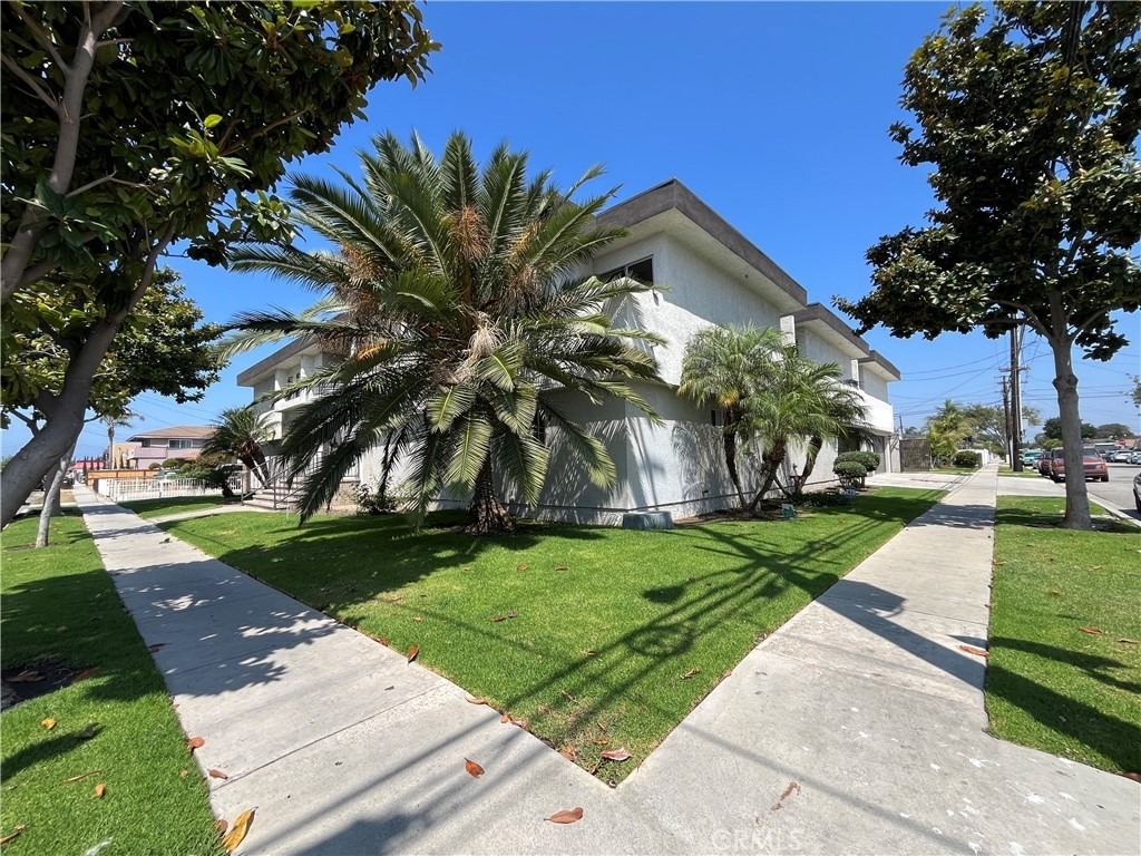 4307 W 142nd Street - Photo 1