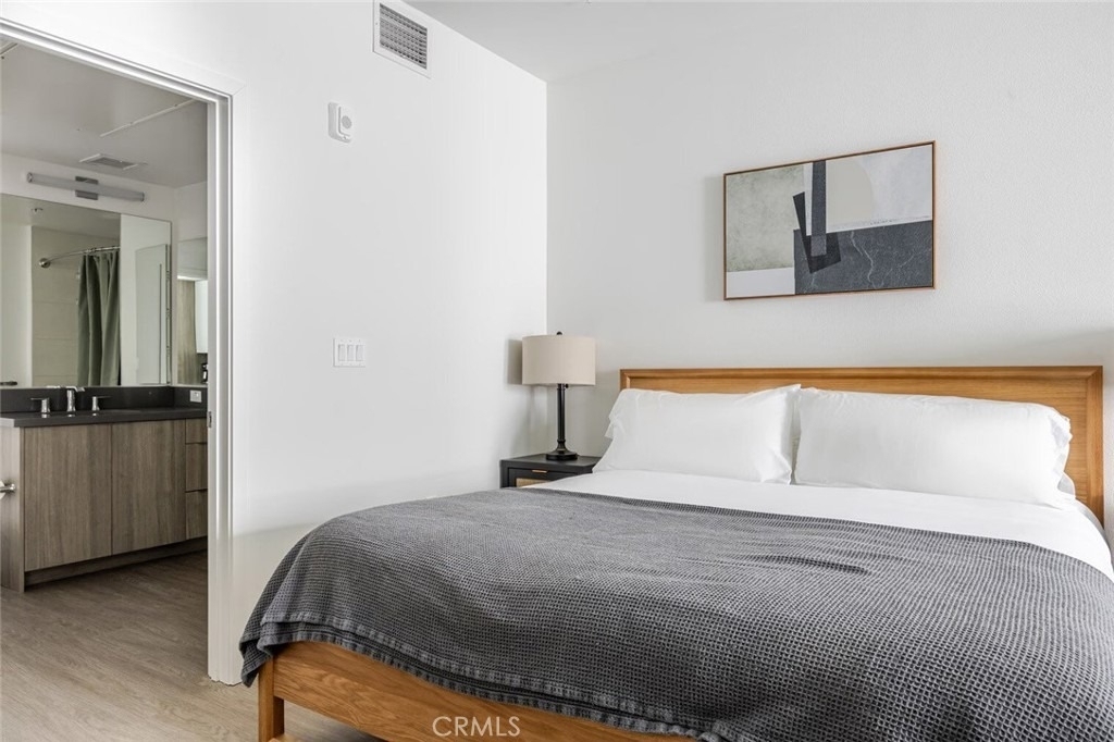 511 S Harbor - Photo 1