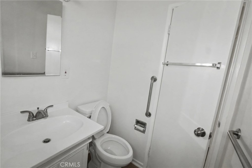 1010 E 32nd - Photo 15