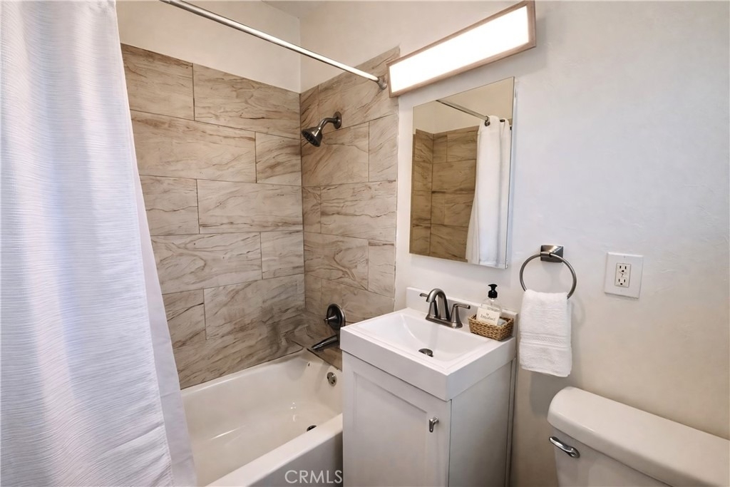 1826 W Sallie - Photo 2
