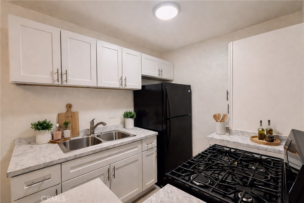 1810 W Sallie - Photo 5