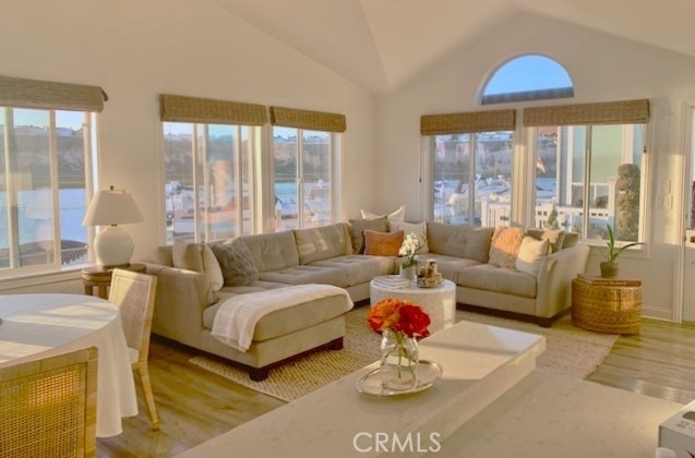 10 Saratoga - Photo 1
