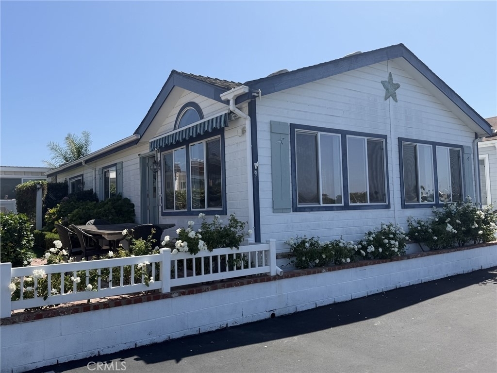 10 Saratoga - Photo 2