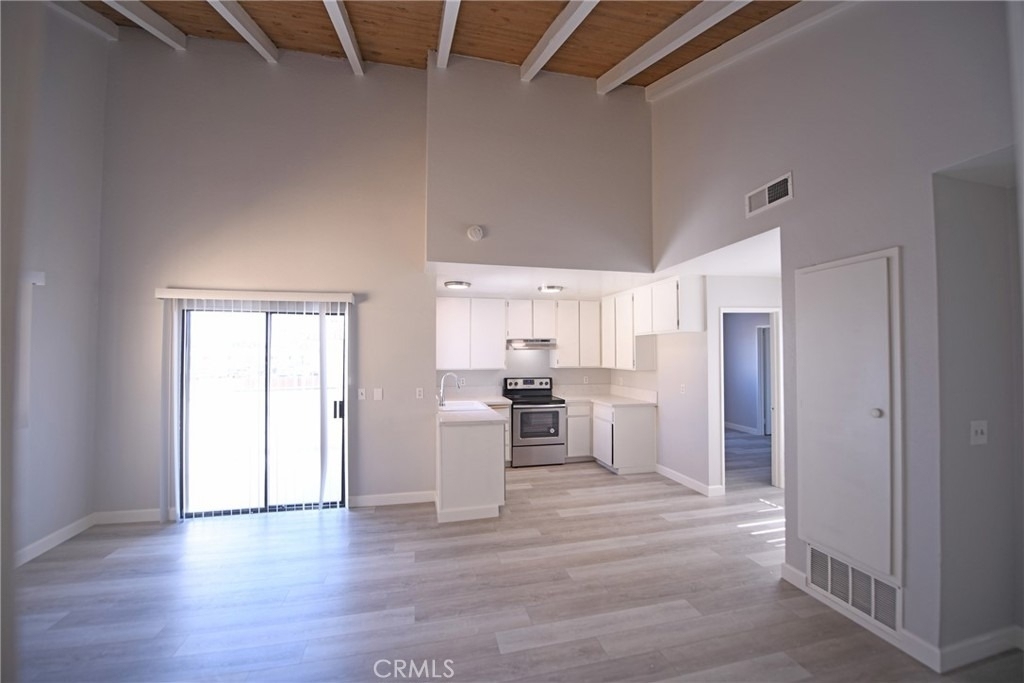 2264 Pamela Lane - Photo 3