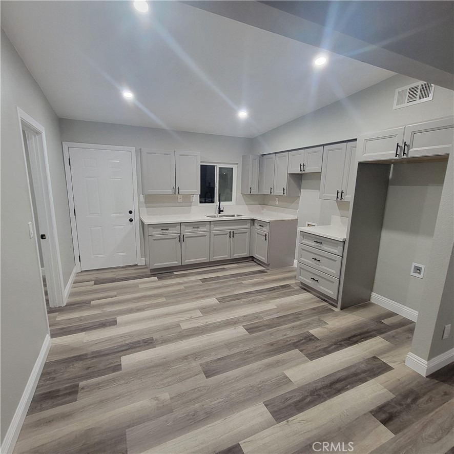 2219 Kern St - Photo 0