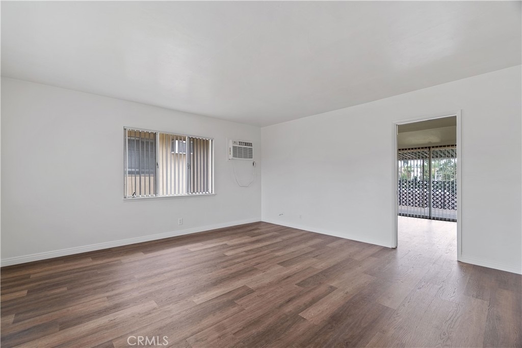 534 Roosevelt Road - Photo 3