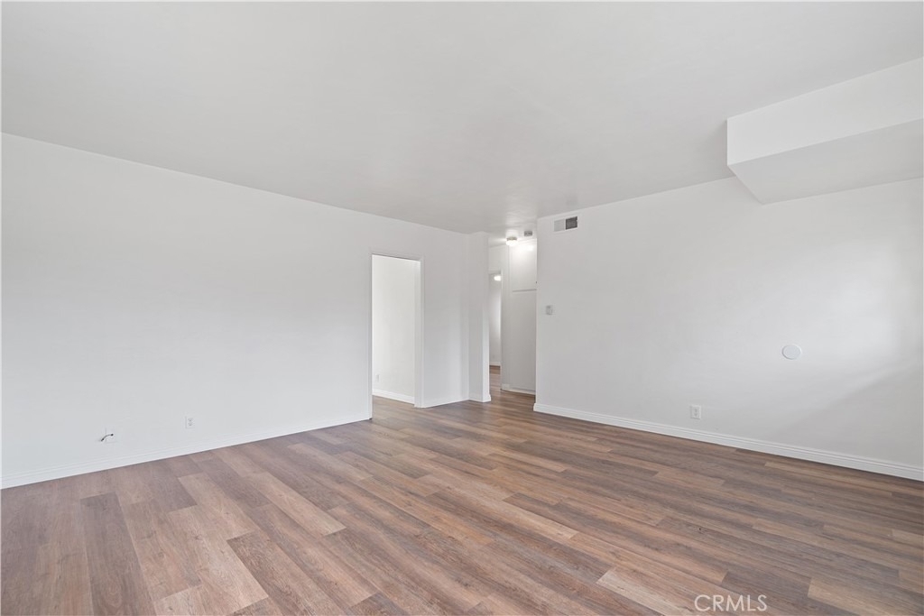 534 Roosevelt Road - Photo 2