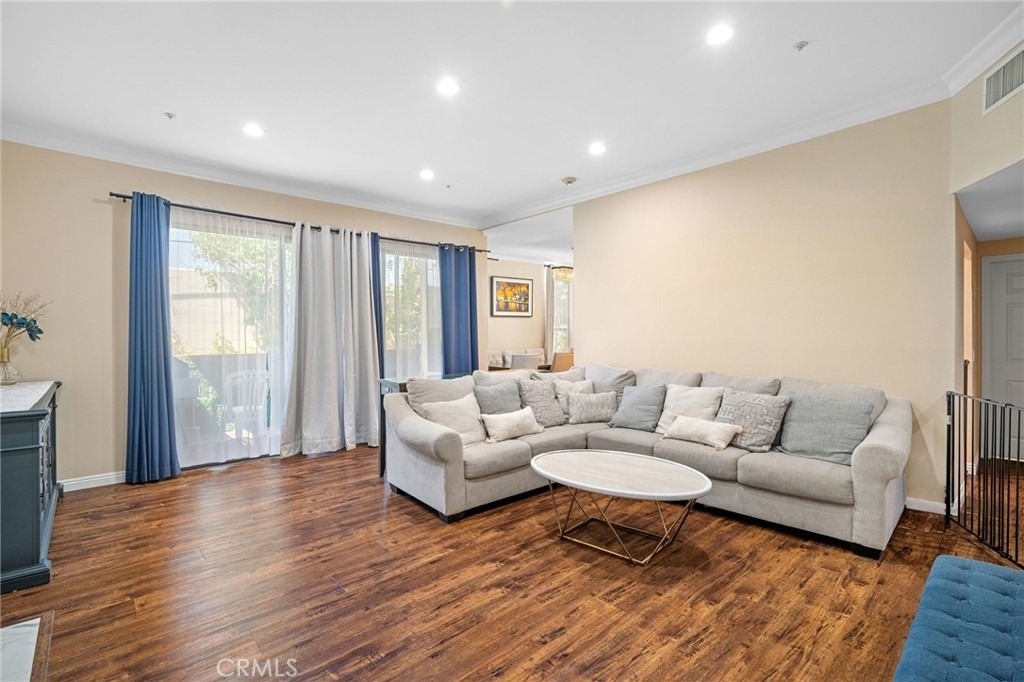 335 Concord - Photo 4