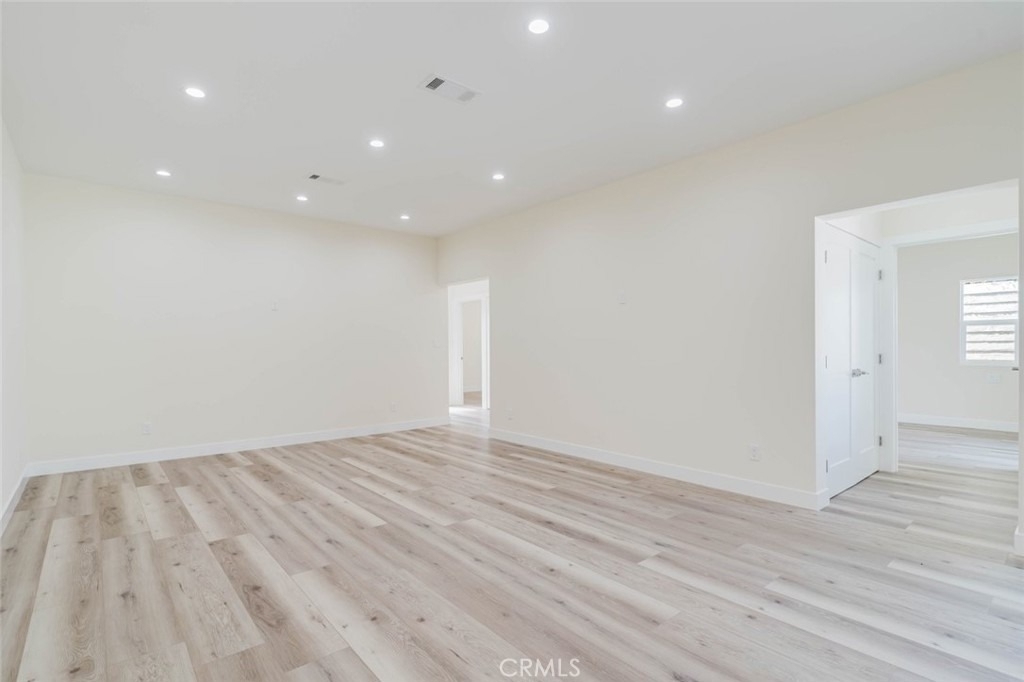 10405 N Ruffner Avenue - Photo 18
