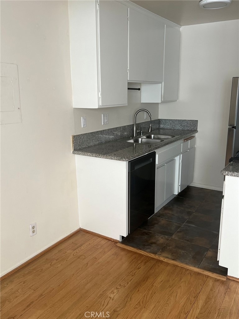 4381 Ventura Canyon - Photo 1