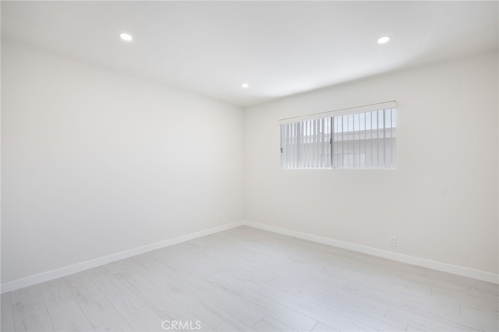 333 Riverdale Drive - Photo 8