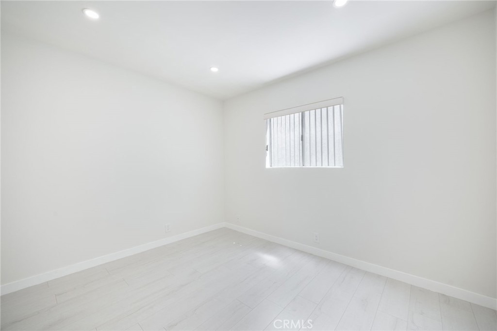 333 Riverdale Drive - Photo 11