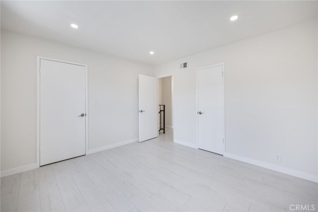 333 Riverdale Drive - Photo 9