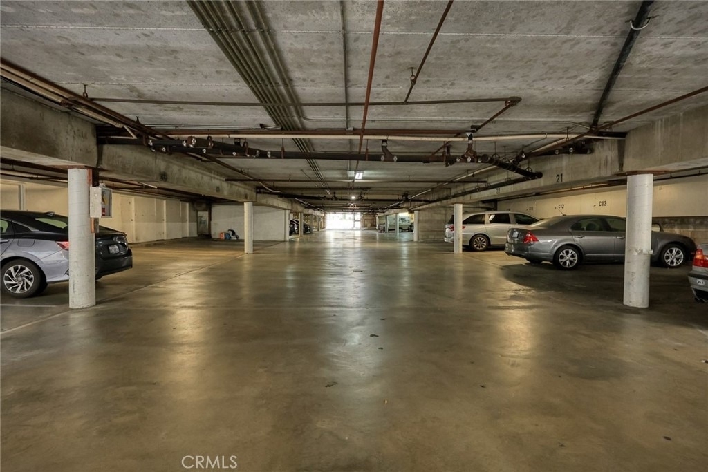 333 Riverdale Drive - Photo 3