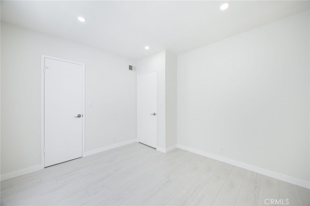 333 Riverdale Drive - Photo 12