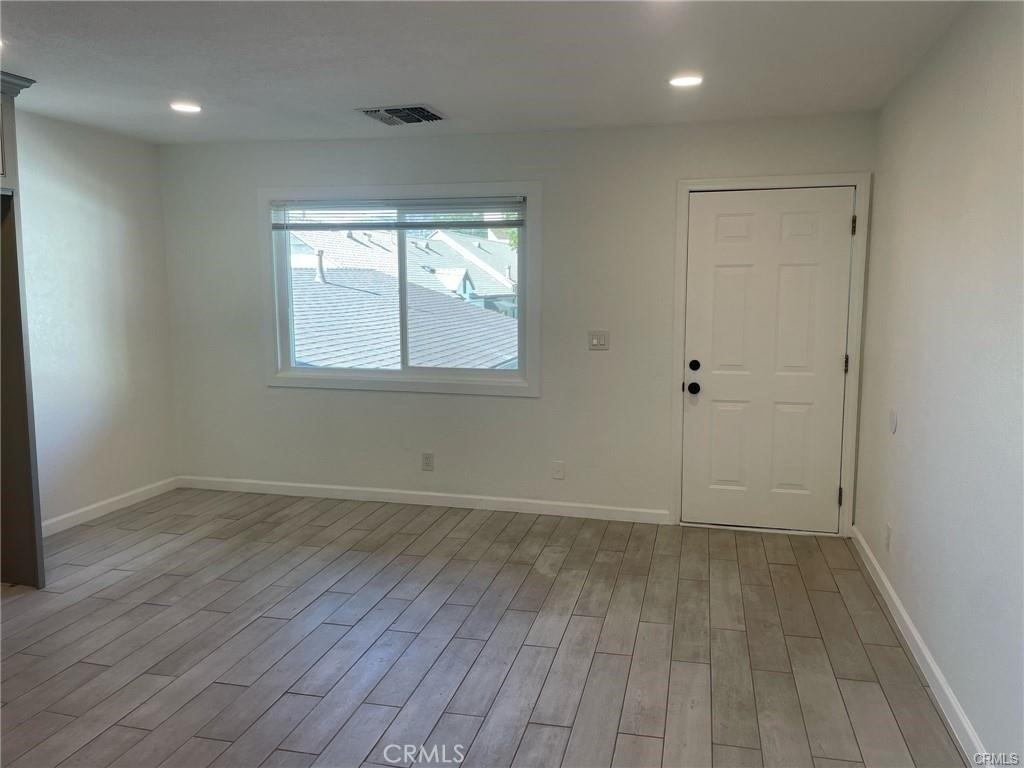 10037 Samoa Avenue - Photo 3