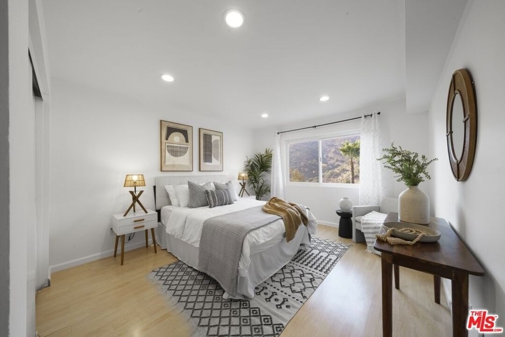 2700 E Cahuenga Boulevard - Photo 13