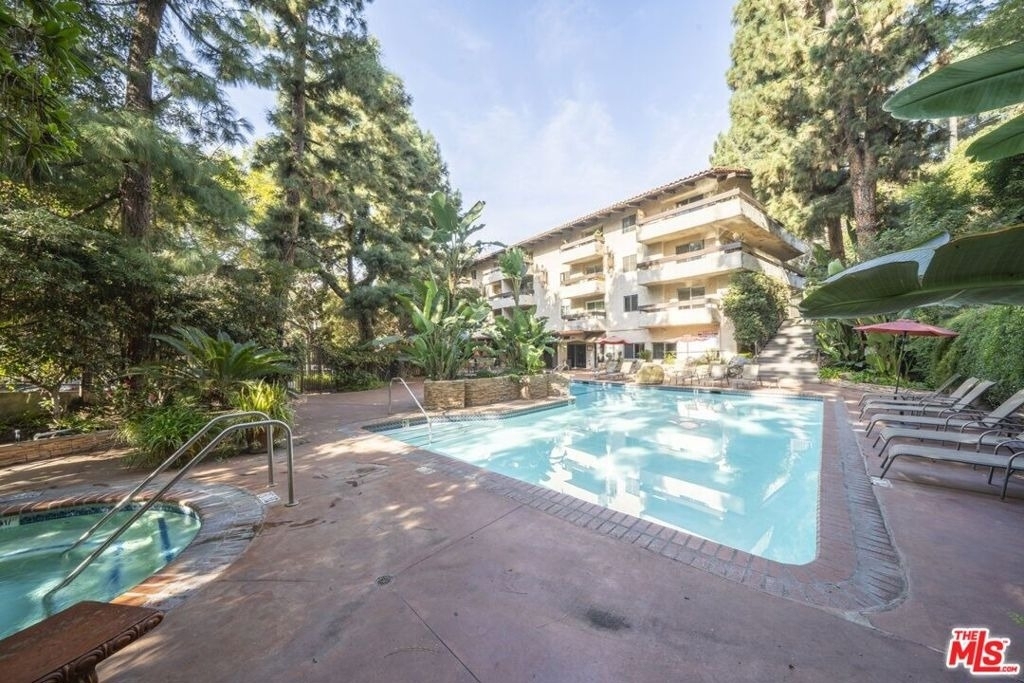 2700 E Cahuenga Boulevard - Photo 1