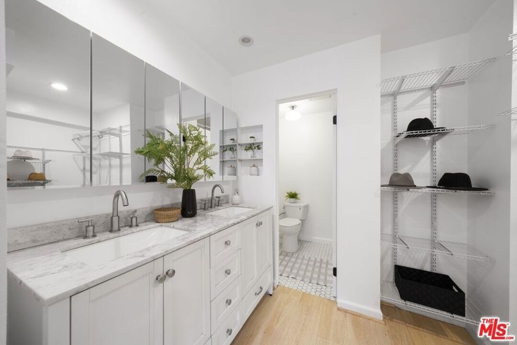 2700 E Cahuenga Boulevard - Photo 10