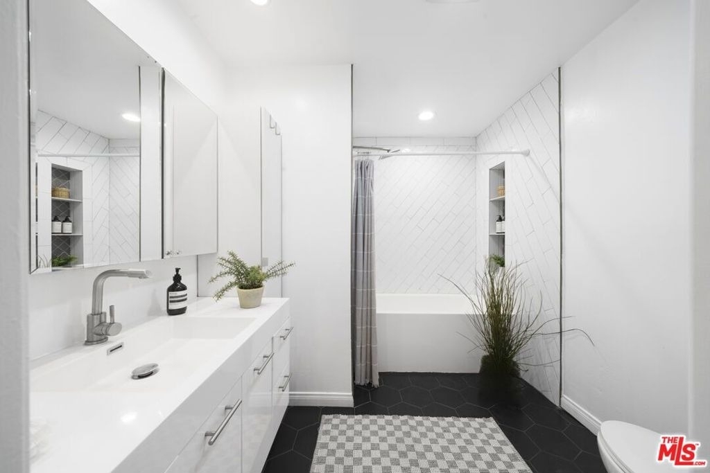 2700 E Cahuenga Boulevard - Photo 15